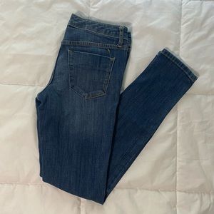 Mossimo Low Rise Skinny Jeans. Size 4/27.